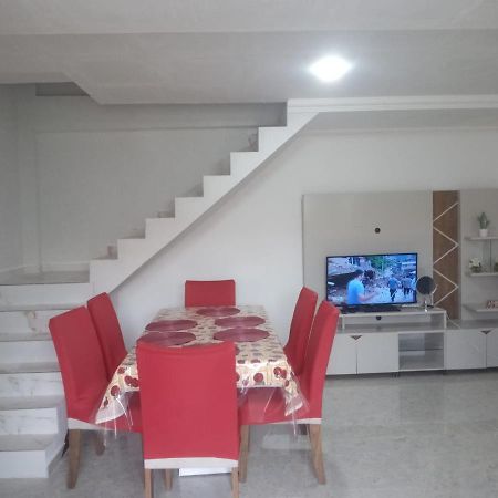 Apartamento Duplex Mobiliado em São Pedro da Aldeia Exterior foto