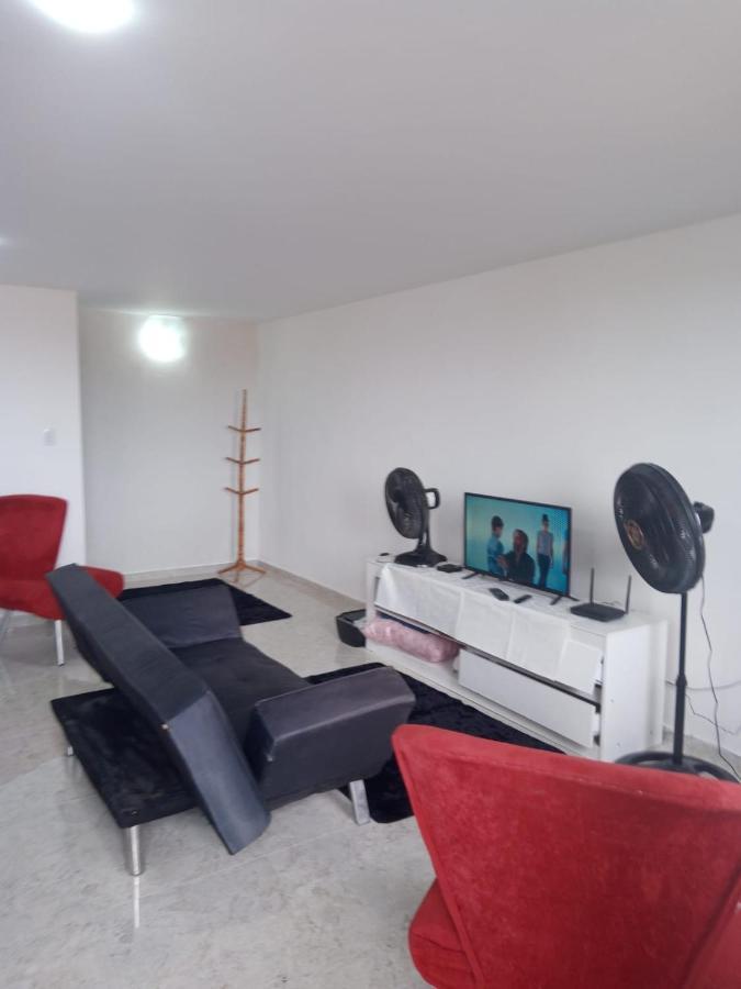 Apartamento Duplex Mobiliado em São Pedro da Aldeia Exterior foto